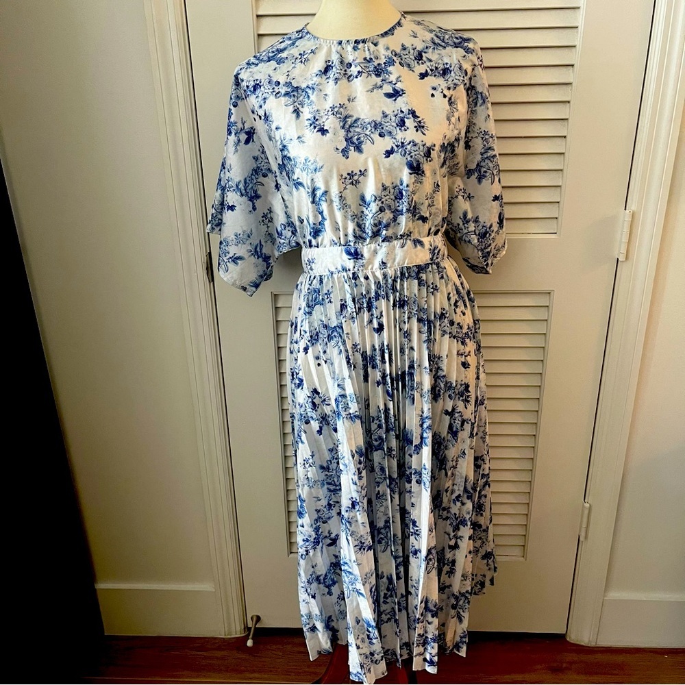 Pretty little Thing Floral MIDI Dress pleated